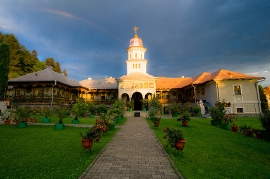 Manastirea Sf Ilie Toplita, Cazare Vile Hoteluri Pensiuni Toplita